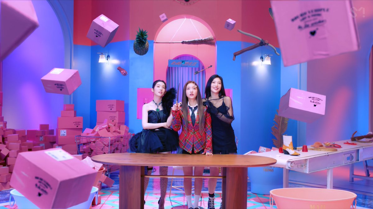 raidenrene's tweet photo. Red Velvet story analysis (Queendom, Ice Cream Cake, Queens Archive)

Queendom follows the story of how Yeri became a full-fledged member of Red Velvet’s postal service. This plot not only ties to Queens Archive, but with the events in real life too— when Yeri became a new member https://t.co/QCGHeopgM8