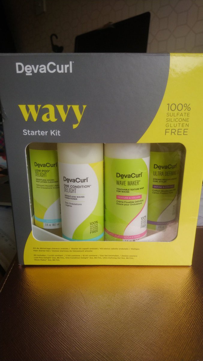 lexi_bryce's tweet image. It&apos;s arrived @lookfantastic so excited to try #DevaCurl starter kit it&apos;s even got low poo delight 🤣