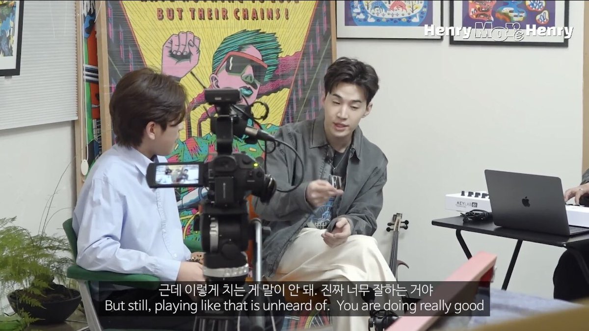 ShekyChiii's tweet photo. 🥺🥺 'Keep it up, you're doing really good.'
💛💙 #HenryTogether hopes that more people can enjoy playing music 💞
Prodigy gets emotional after the collaboration, what could have happened? https://t.co/INuO9yjsKO
#HenryLau #헨리 #刘宪华
#HenryMoreHenry @henrylau89 https://t.co/mrWp6QITiI