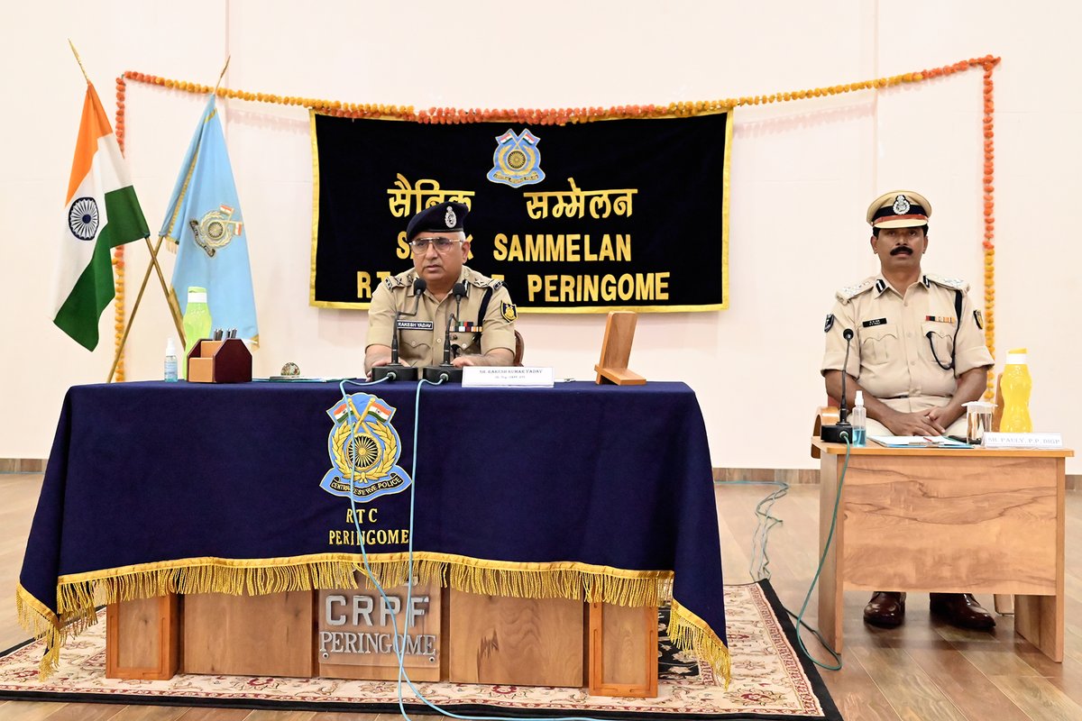 rtcpgm's tweet photo. Sh. Rakesh Kumar Yadav, IG (Trg.) addressing the officers, staff, and recruits on the occasion of Sainik Sammelan during the inspection of @rtcpgm 
@WelfareRtc @crpfkks @crpfindia @CRPF_sector @trgdtecrpf @ISA_MountAbu @dilipsri1998 https://t.co/A9FFEPCTIT