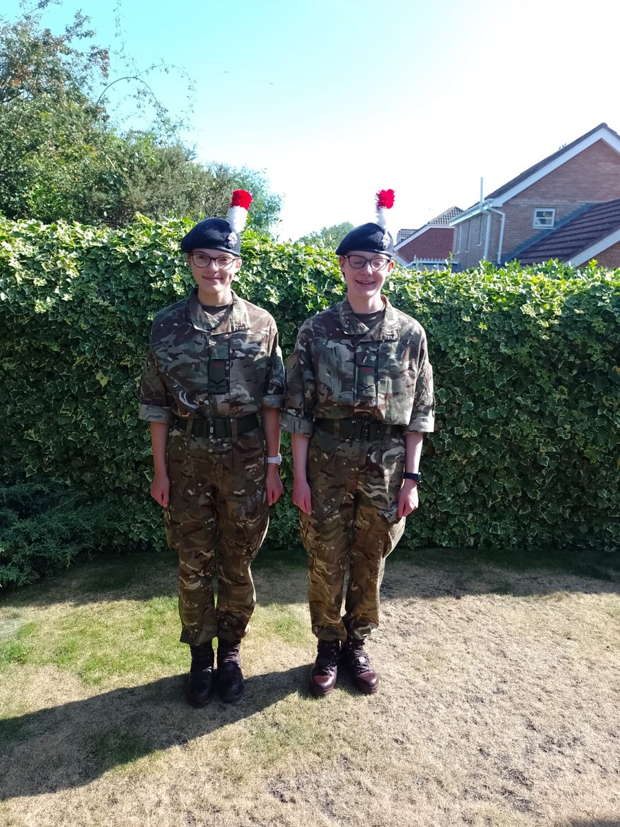 dpgroves6's tweet photo. How to spend summer holidays productively!
Jess n Emily up to Scotland training for 11 days!
1st job, check in,
2nd Job, day learning the disassemble, reassemble, and fire, their weapon!
#TopLasses https://t.co/xtAtb9L9uW
