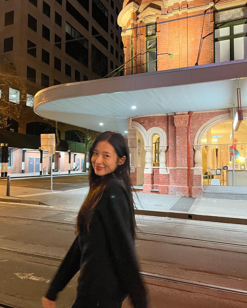 arin's Instagram update ❤️

#아린 #ARIN