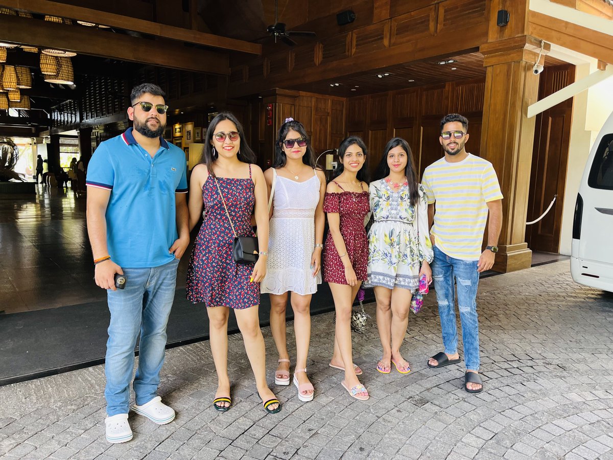 AppLabsAI's tweet photo. Our team is back with a bag full of memories from #Thailand📸
The last 4 days have been enriching, memorable & refreshing as the trip was truly a perfect weekend getaway.
Here is a glimpse of the memorable #vacation together😍
#TeamApplabs #LifeAtApplabs #Applabs https://t.co/s0hMg9a1LB