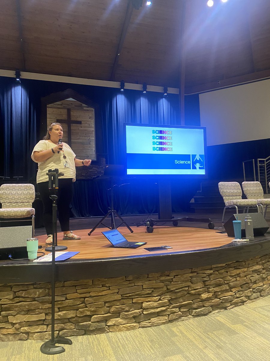 reedhcde's tweet image. @BCrawford_HCS rocking out some #HCS_Science resources and collaborative planning tools for #HCS_Coaches. #HCSThrives #BetterTogether #ElemScience