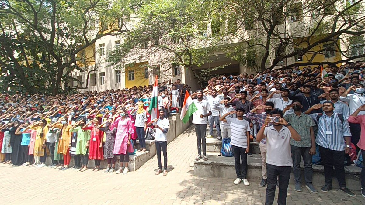 MarriRajasekar's tweet photo. Heartfelt thanks to my dear students, faculty &amp; friends for participating in the #MassRecitation of #NationalAnthem as part of #SwathantraBharataVajrotsavalu .
 
#IndiaAt75 #AzadikaAmritMahotsav https://t.co/S3LwMcZOR1