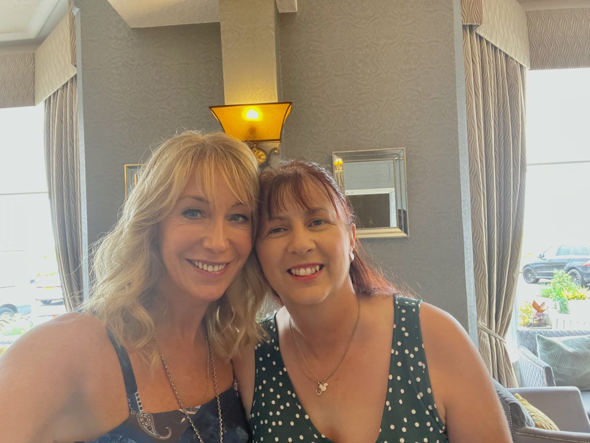 Much fun yesterday catching up with all these lovelies yesterday! <a href="/cherylfergison1/">Cheryl Fergison</a> <a href="/RoyBasnett/">Roy Basnett</a> <a href="/SherrieHewson/">sherrie hewson</a> and daughter Keeley <a href="/JacquieLeonard/">Jacqueline Leonard</a>  @carolynmoston <a href="/DeniMiddleton/">Deni Middleton</a> Debi Baxter - if I don’t have your twitter handle &amp; you’re in the photos text me! Amazing afternoon xx