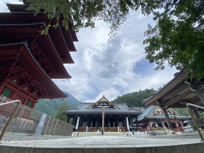 今日は身延山へ撮影に行ってきました🚗実は今回が初めてで…🥹こんな素敵な場所なんでもっと早く来なかったんだろうと思いました