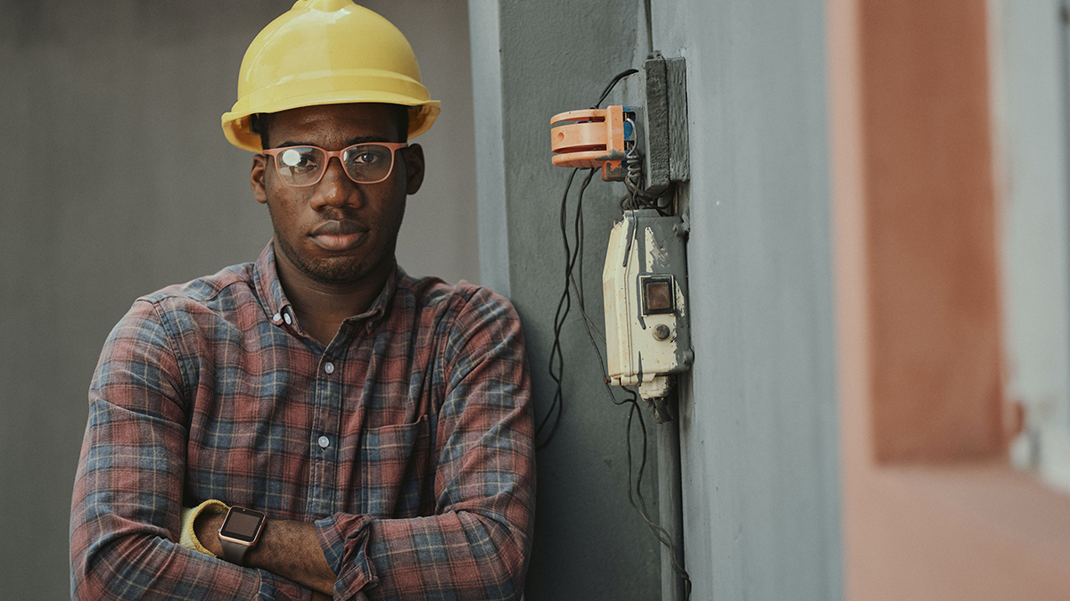 lowesfoundation's tweet photo. Starting out in the trades can be tricky, especially if you just finished training. Read about your first steps and get going the right way.🛠 
➡ https://t.co/gc5mHnjSEG️
#generationT #careers https://t.co/ElLXpCX4QI