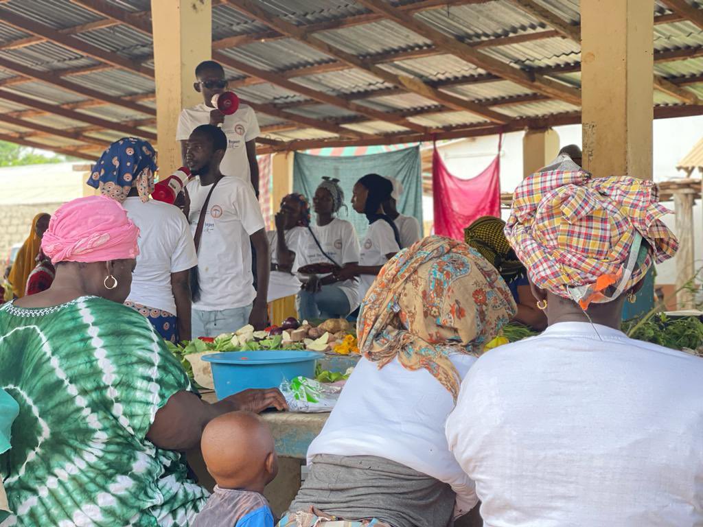 WomenInLiberat1's tweet photo. Our #KanelengWomen across the country are joining us in the different regions to support @BrightStarsGm and #AreaCommander in disseminating information on #SGBV and their impact to women and communities at large.
#GenderJustice
#PostTRRC 
#Communityled 
#Peace https://t.co/FOsWFmm5y2