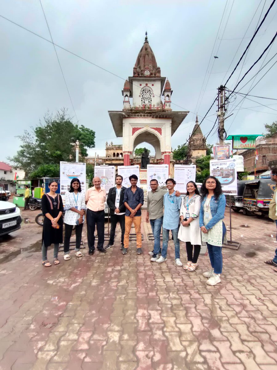 AnjaliS46566448's tweet photo. Proposal for Karan Sagar lake, Datia completed under mentorship of Dr. Surabhi Mehrotra. Presented sheets as a motive of public participation. Department of Architecture and Planning, MANIT Bhopal.
Location - 25.6708° N, 78.4713° E
#AICTE #manit #MissionAmritSarovar #mohua https://t.co/7d4tqpai8h