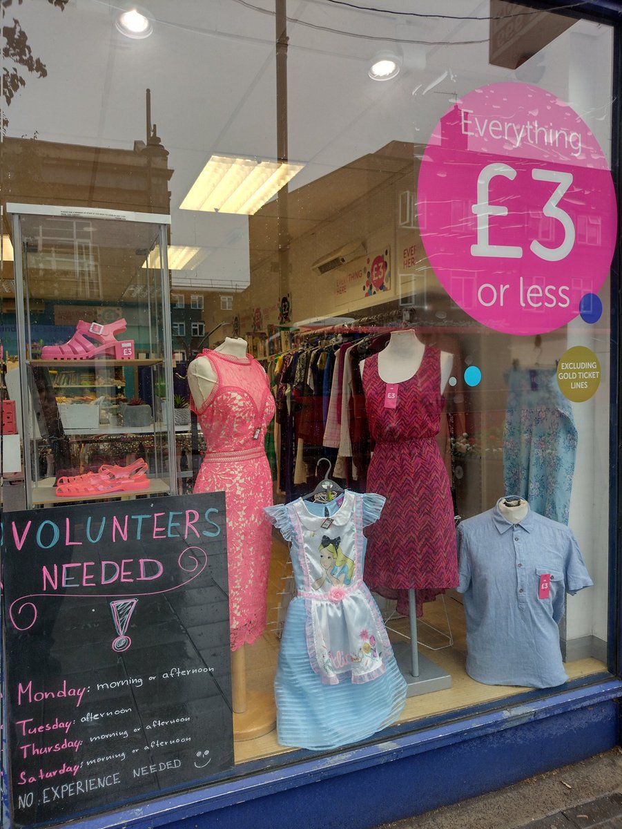 ElmParkShop's tweet photo. Another new window display
#CRUK #PINKWINDOWDISPLAY #PINK #BLUE https://t.co/xyXsiM17y9