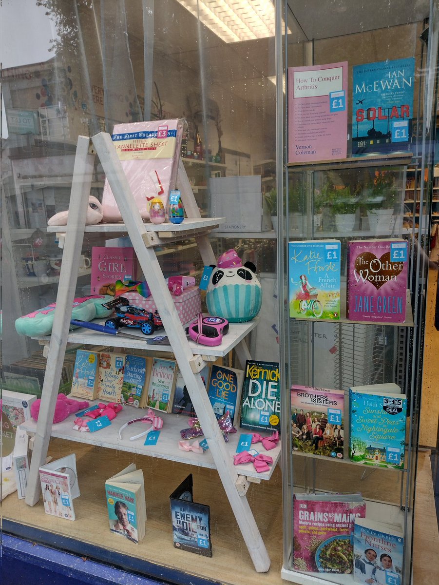 ElmParkShop's tweet photo. Another new window display
#CRUK #PINKWINDOWDISPLAY #PINK #BLUE https://t.co/xyXsiM17y9