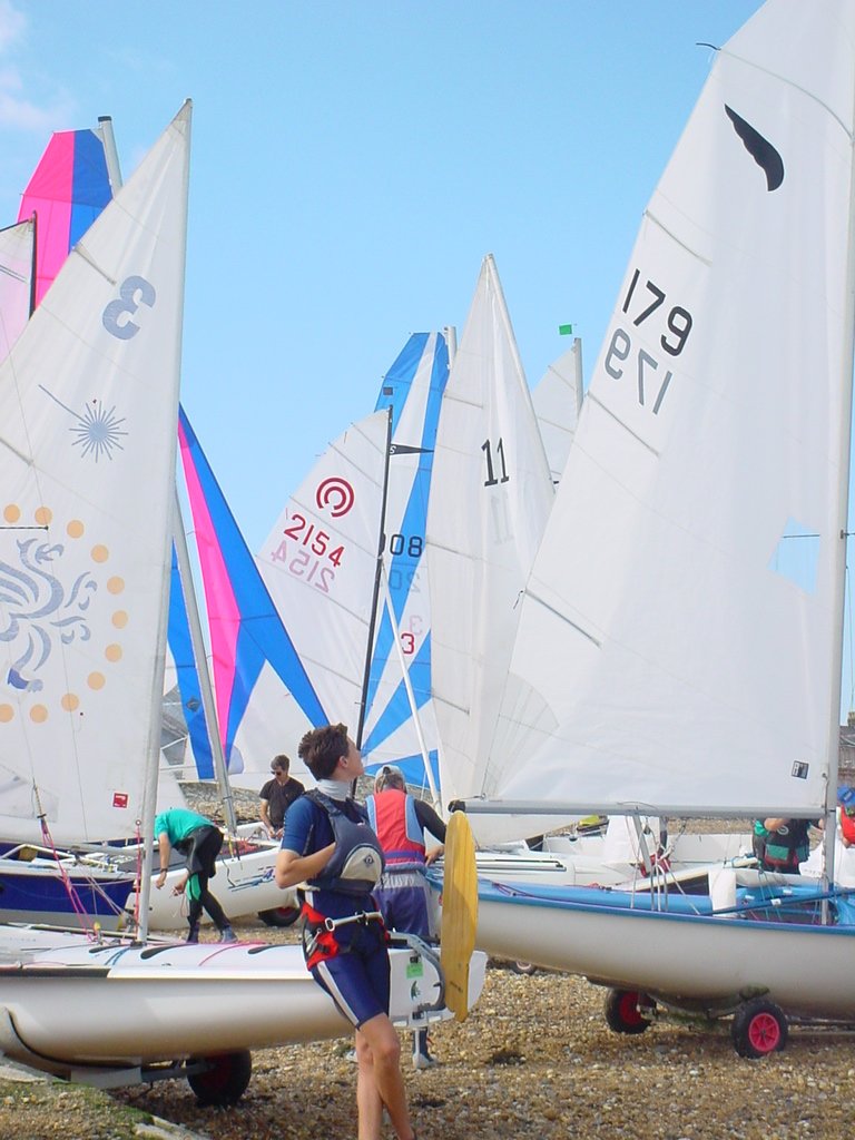 iossc's tweet photo. 2022 Isle Of Sheppey Round the Island Race is 28 August - open to sailing dinghies, catamarans and sailboards + 'early birds' racing Sat 27th Aug. Be sure to enter this week via the SailRacer website to take part. More info here: https://t.co/ealdFRINQa https://t.co/Z7lv6Iu9Eu