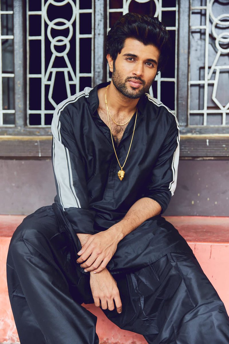 TheDeverakonda's tweet photo. Hello ❤️ https://t.co/zwclAPXn7Z