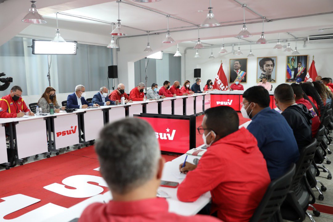 Desde las bases del <a href="/PartidoPSUV/">PSUV</a> vamos a fortalecer el modelo de liderazgo colectivo que asumimos junto al pdte <a href="/NicolasMaduro/">Nicolás Maduro</a> la construcción de la nueva época del proyecto Bolivariano y Chavista.