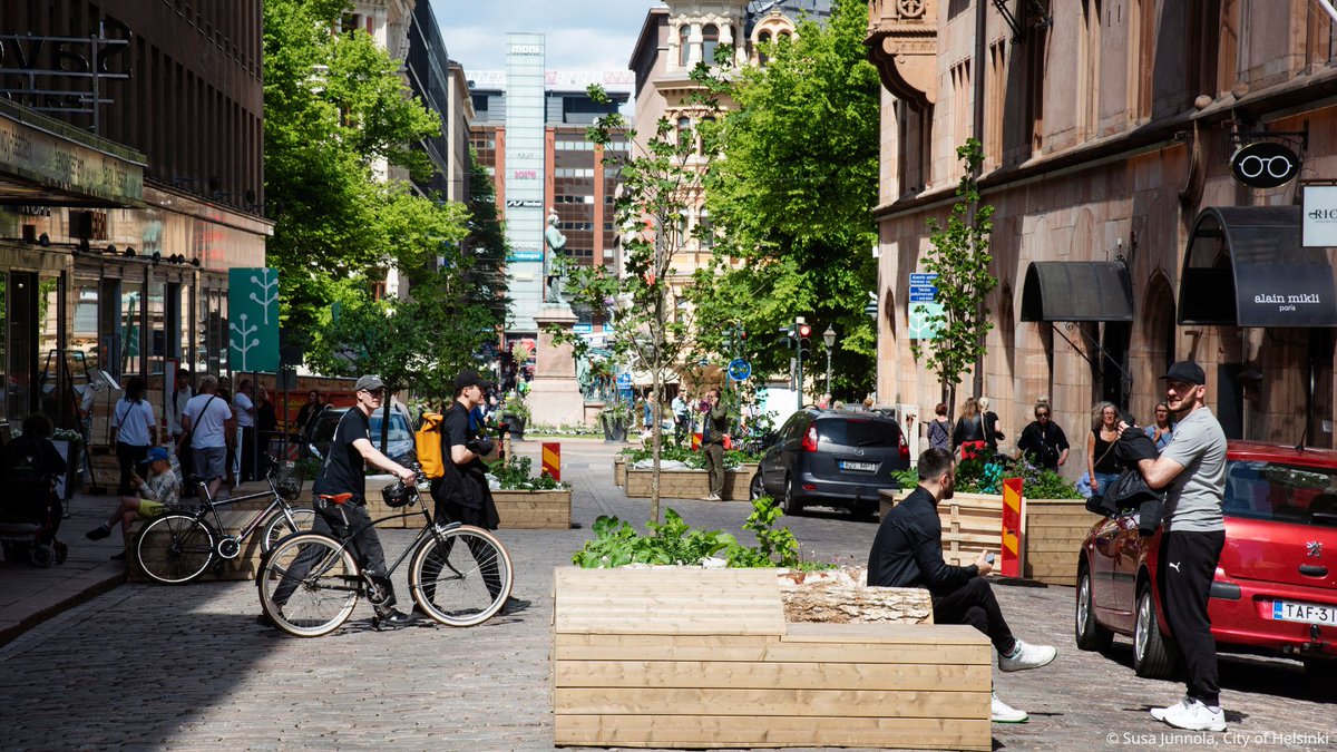 How do we ignite behavioural change in favour of #cycling &amp; #walking? 🚶🏾 How can we determine the impact of changing street classification? Experimentation! 🧪

The Summer Streets initiative in Future Cycling Capital, #Helsinki, is doing just that. Read 👉
bit.ly/3C9A7Yq