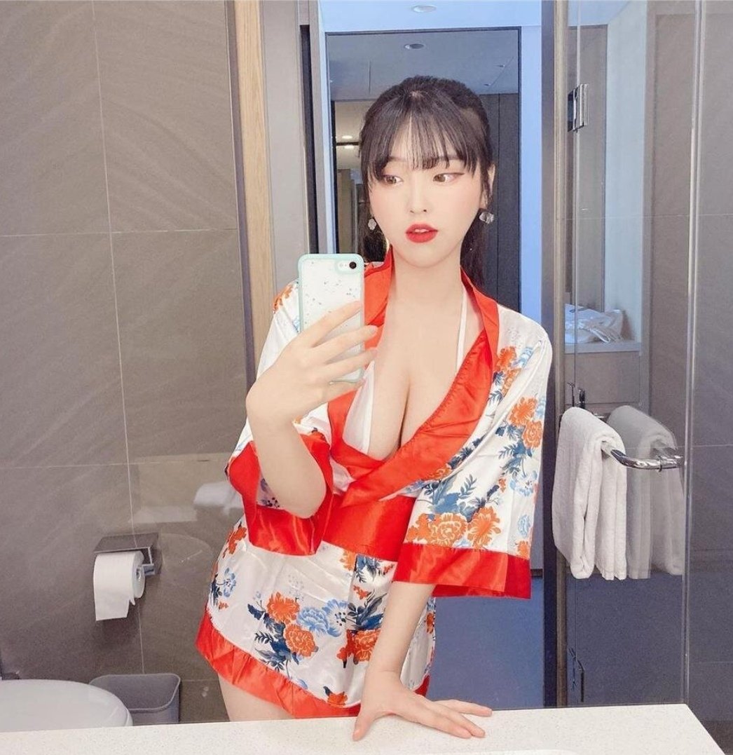 jqvca's tweet photo. #鸡巴套子 #反差婊 #肉便器 #吞精 #羞辱 #骚货 #婊子 #母猪 #校妓 #贱货 #公交车 #堕落 #校鸡 #性瘾  #辱骂 #反差  #变态 #投稿 #洗脑 #催眠 #反差 #文爱 #剧情 #媚黑 听说穿和服逛街要被喷，只能自己偷偷穿了 https://t.co/7RKOd3RZzx