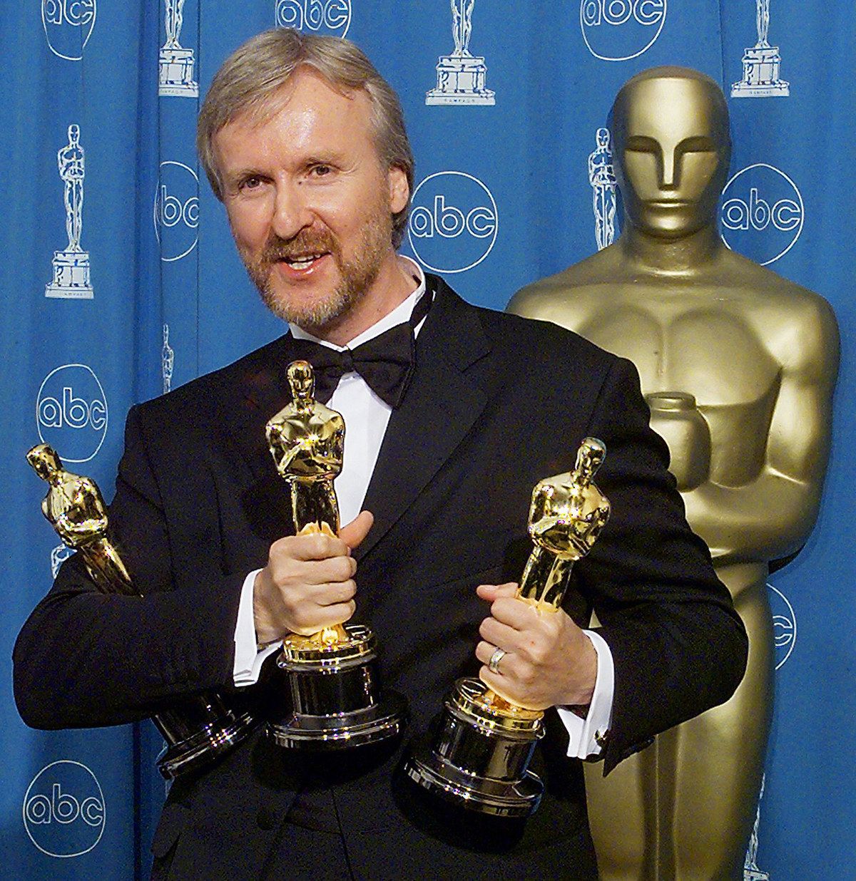 Feliz cumpleaños a James Cameron Gracias por \"Terminator\" \"Aliens\" y  tantas.
Happy birthday 