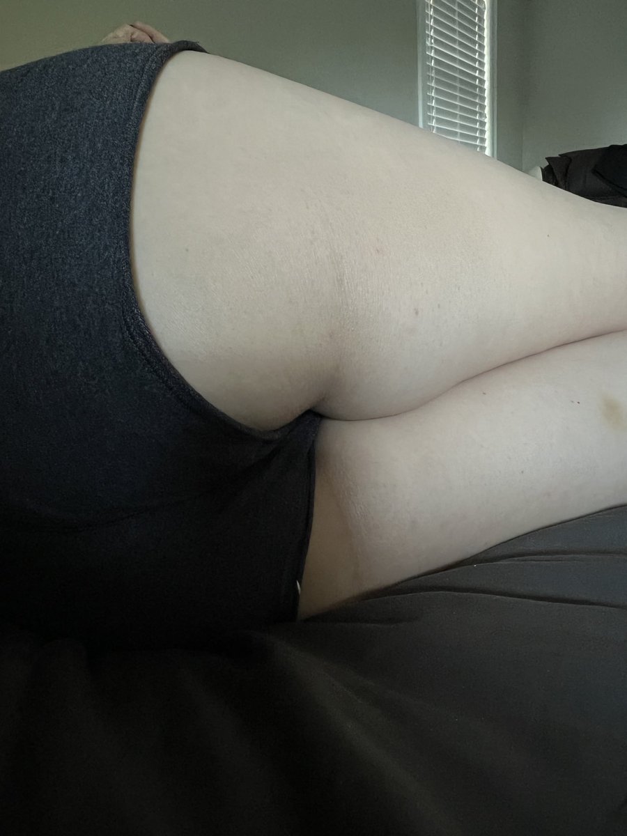 YVRThongCuck's tweet photo. #Wife wearing fav pair of #ShortShorts showing some #UnderButt #Lululemon #Ass https://t.co/LYGorqrjbD