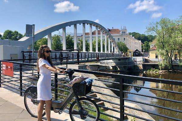 estembassyjp's tweet photo. @ka02130722 @baltnomori Before and after #OldStoneBridge #kivisild #Tartu https://t.co/PW65Bm0kGt