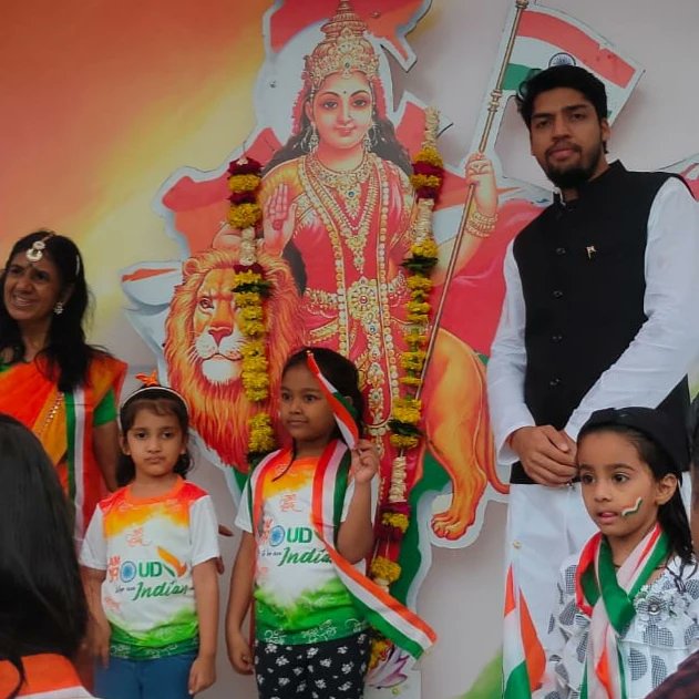 ModiBrigade_IN's tweet photo. #modibrigade
जो भरा नहीं है भावों से ,
जिसमें बहती रसधार नहीं!
वह हृदय नहीं पत्थर है,
जिसमें स्वदेश का प्यार नहीं !!
75वें स्वतंत्रता दिवस के शुभ अवसर पर मोदी ब्रिगेड के कार्यकर्ताओं द्वारा रीगल चौराहा -इन्दौर में माननीय मुख्य अतिथि महोदय शंकर लालवानी जी https://t.co/iCJ1OL0FHi