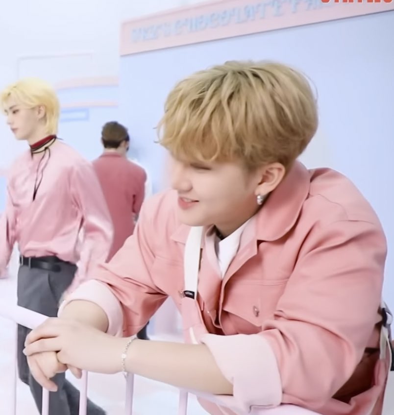 capykids's tweet photo. #straykids #changbara https://t.co/EXp8drmDuO