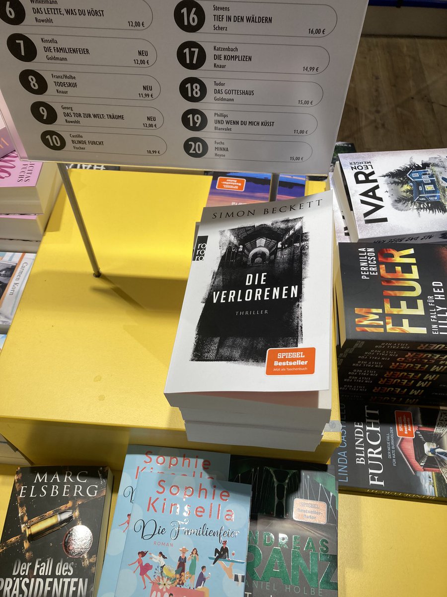 transfictional's tweet photo. Our Karen Witthuhn is crushing it in the bestseller list with her new translation (co-translator Sabine Längsfeld) of #dieverlorenen by @BeckettSimon @rowohlt https://t.co/5FRLXy0gSR