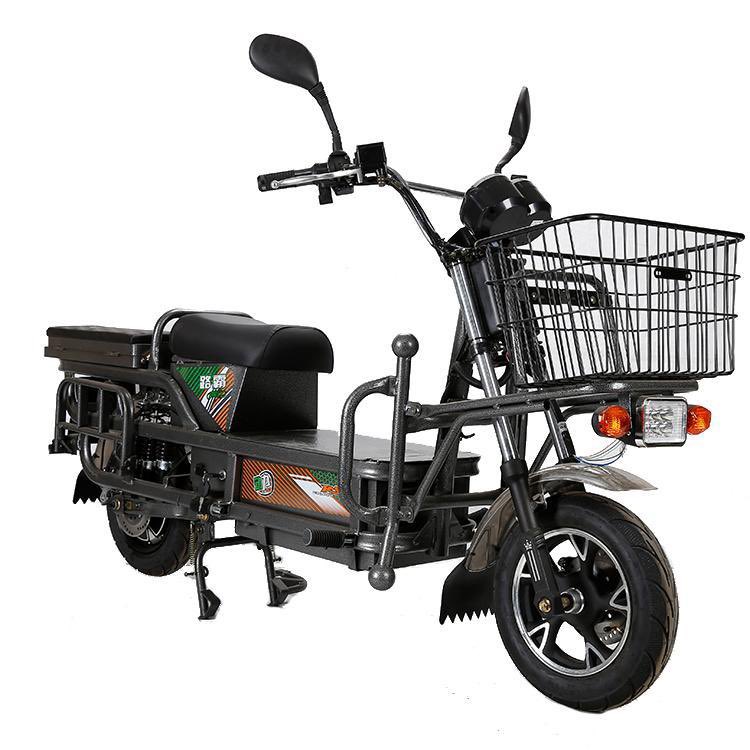 RikuVictoria's tweet photo. Electric scooter for carrying goods.
Loading weight is about 250kg,speed 40kmh,range 70km 
Feel free to contact me if you are interested.#ElectricVehicles #electricbikes https://t.co/5M3xLVe0AT