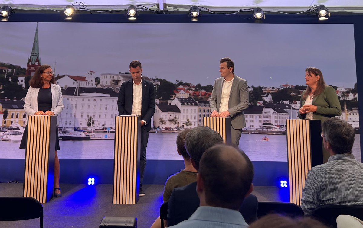 HegeStokke's tweet photo. @DN_no teltet i Arendal «helse i den digitale tidsalder» Vi trenger bedre digitale hjemmetjenester som gir stor verdi for pasient og helsearbeidere. Bedre mestringsopplevelse og økt trygghet!
@DirEhelse @DiffiaTweets @Arbeiderpartiet @HandelshoyskBI #Azure #cloudforhealthcare https://t.co/84mYRpLghp