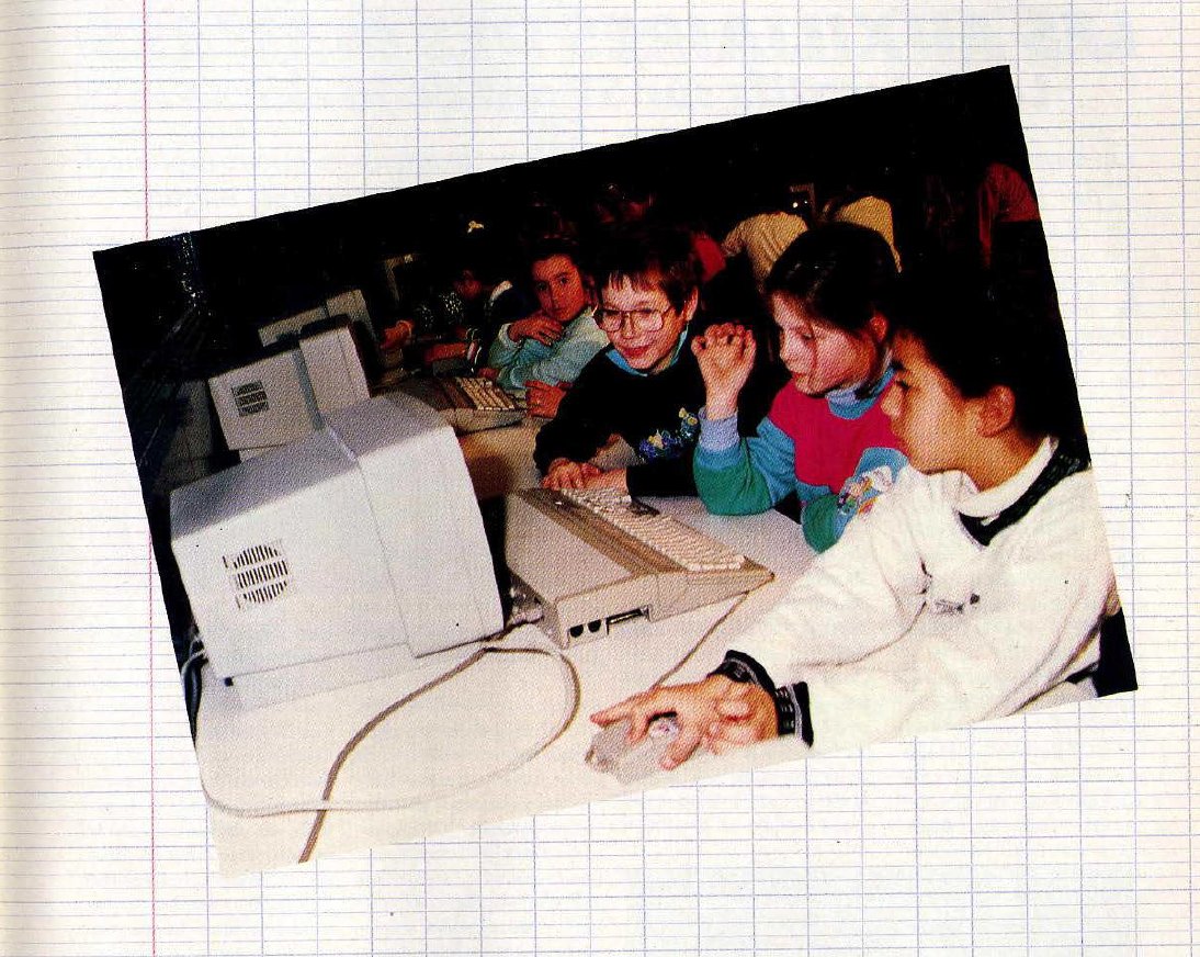 TakodanTweets's tweet photo. 1990 image showing some French children using an #Atari520STE https://t.co/hQr3aLVmIQ