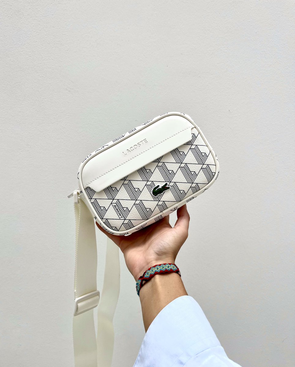 CaminoTV's tweet photo. La Sacoche Monogramme est de retour 🐊

Lien https://t.co/dwYECe3BsI (140€) https://t.co/rIFop53Uxr