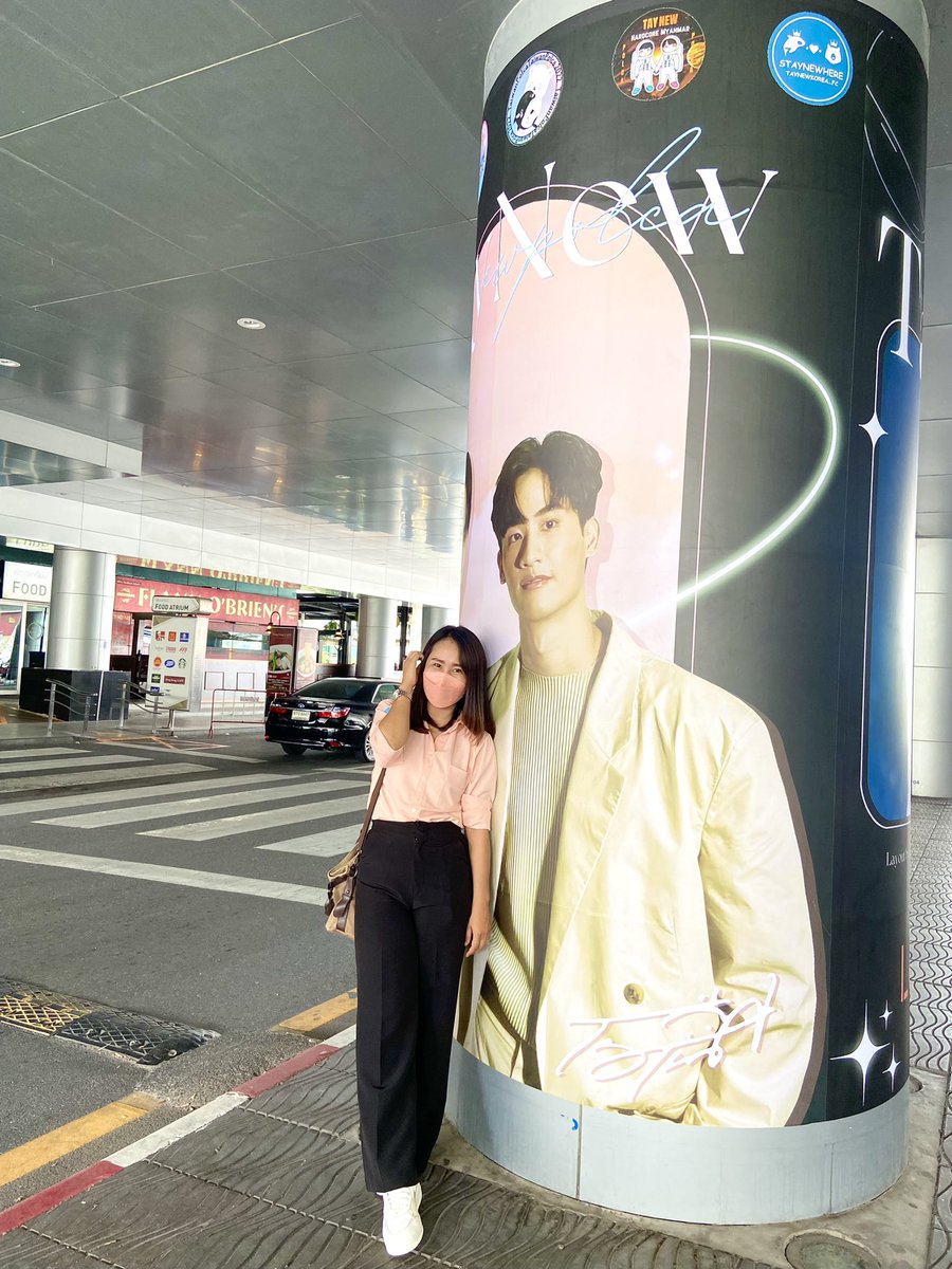namtankhom_naka's tweet photo. เมื่อฉันพา นร. มางานวันวิทย์..สิ่งที่ฉันได้ขอแอบ นร.มาเก็บโปรเจคหน่อยนะ
ฉันตามหาเธอจนเจอ @Tawan_V 
#LOLFanFest2022 
 #LOLTayNew
#เตนิว https://t.co/oE0lvM5ioN