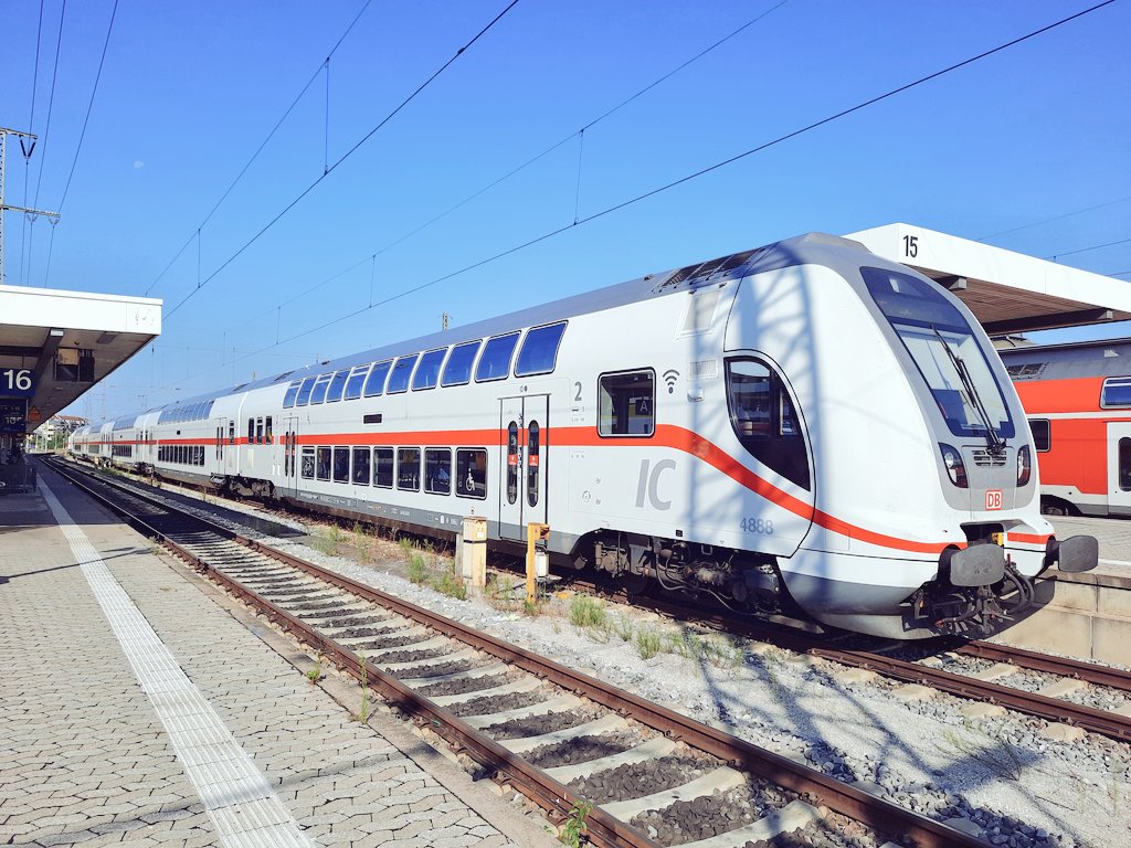 superalbs's tweet photo. Hello from the @DB_Bahn #Intercity2 service to Stuttgart Hbf! 👋🇩🇪 https://t.co/zgDNTekzHk