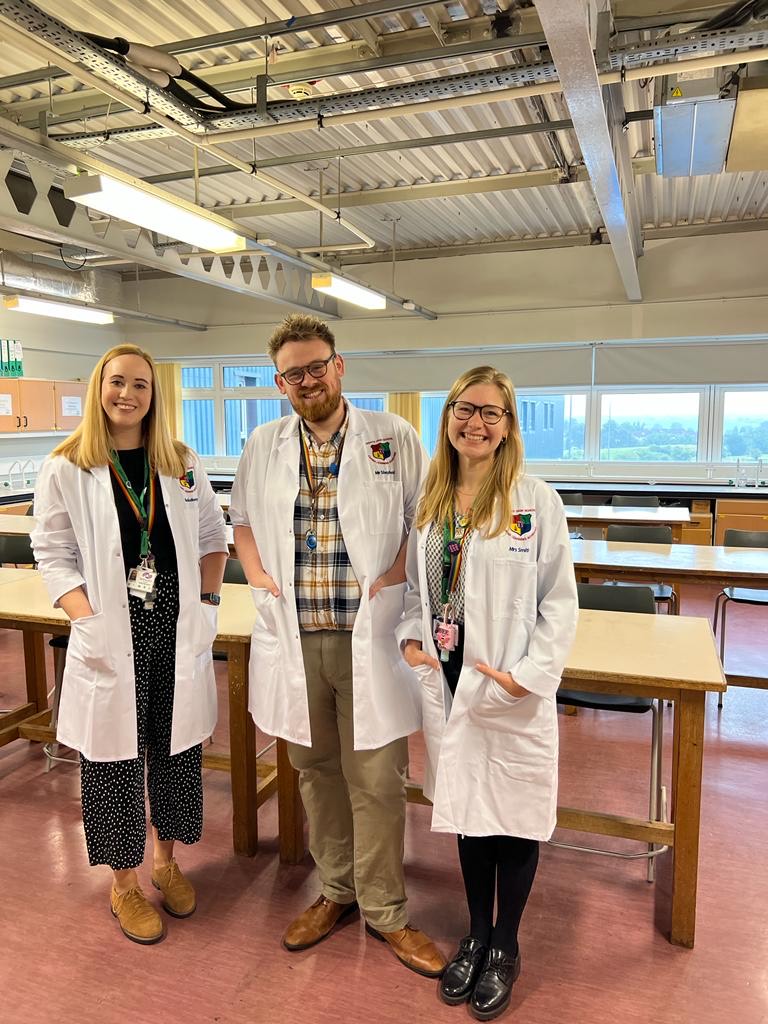 gryffechemistry's tweet photo. Miss Ballantyne, Mr Shepherd and Mrs Smith are delighted to welcome back our pupils this morning for another year of excellent learning in chemistry🌟 https://t.co/z63536ZJEQ