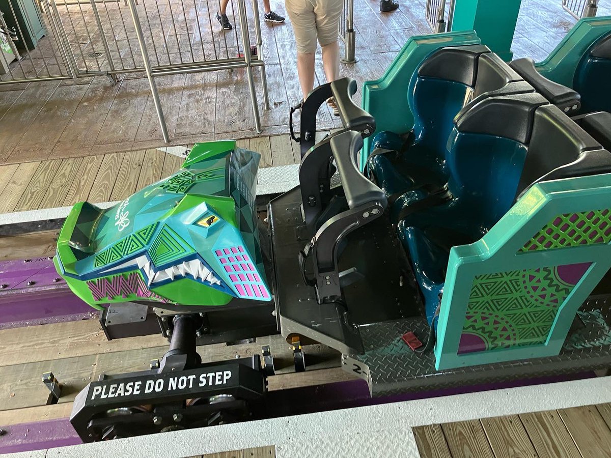 sayhellotorich's tweet image. Found myself in Florida (as you do) and Iron Gwazi front row was all kinds of crazy. Love me some RMC. @RockyMtnConst @BuschGardens #GetDatThrill #FrontRowObvs #BuschGardensTampa #Florida