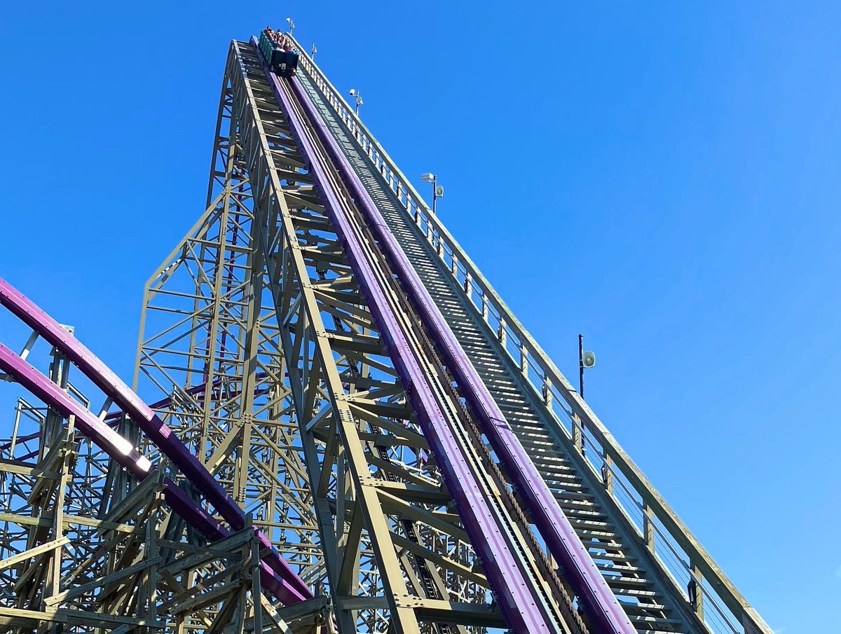 sayhellotorich's tweet image. Found myself in Florida (as you do) and Iron Gwazi front row was all kinds of crazy. Love me some RMC. @RockyMtnConst @BuschGardens #GetDatThrill #FrontRowObvs #BuschGardensTampa #Florida