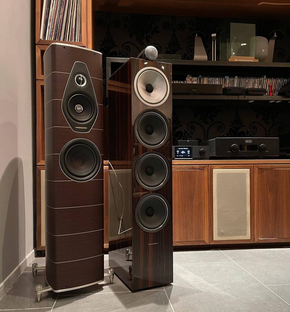 AudioVenue's tweet photo. Demonstration setup for later today. Comparing a relatively inexpensive streamer, Bluesound Node to Auralic Altair G2.1. Then to compare Sonus faber Olympica NovaII to B&W 702Signature.
.
#luxuryhifi #hifiealing #hifi #bluesound #bluesoundnode #qobuz #… https://t.co/cM1P9DdNsY https://t.co/ssC766jgEr
