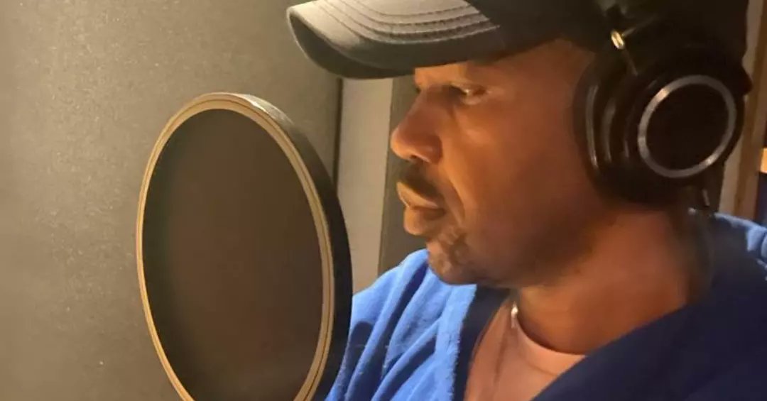 NashVanand's tweet photo. When it's "go time"  for vocals in studio, gets the nerves going.  Thanks to @markus_mark7studios for making it easy.

#thevanandnashwhatwhatband
#17060steps
#mark7studios
#indiemusic
#indieband
#indieartist
#proudlysouthafrican
#studio https://t.co/ICZR8L0bgL