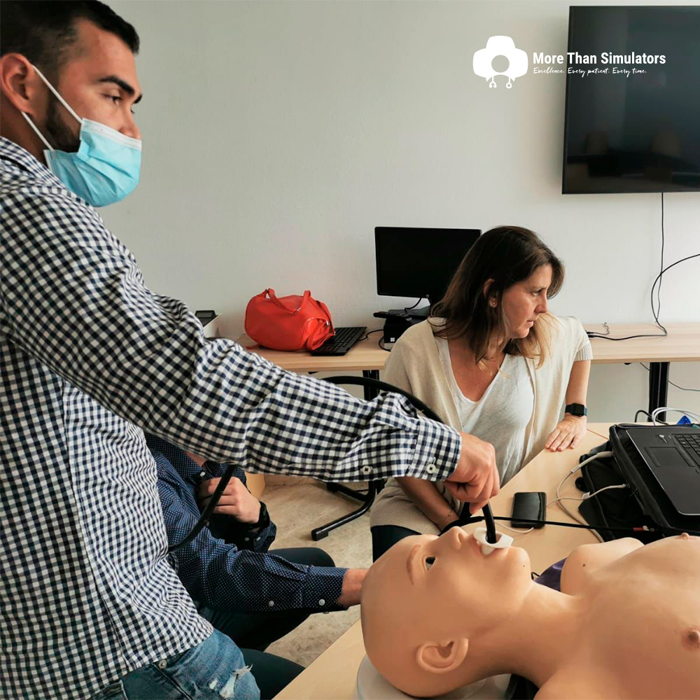 MTSimulators's tweet image. Hosp Clínic San Carlos y @EchosimGroup1 organizaron un taller para #residentes con el Simulador de #Ecocardiografía ETE #HeartWorks, trabajando manipulación de sonda, interpretación de patologías y exploración cardíaca

Si te interesa la ecocardiografía➡️bit.ly/3OkBu8O