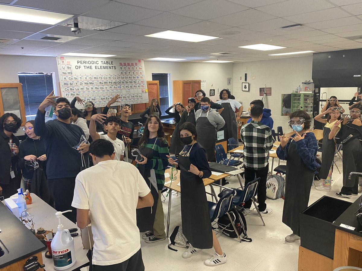 rosa_harding's tweet image. Loving this IB science vibe!!! My PreIB Chemistry scholars are on point with exploring changes in boiling point while showing their skills of the Scientific Method. #IBscience @EDAztecs_HS #TeamSISD @IBAztecs