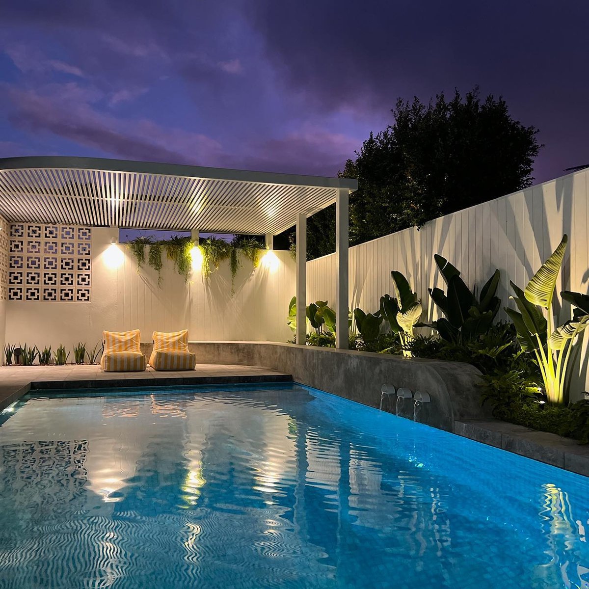 GraniteWorksAU's tweet photo. What a photo! Such a stunning project from the Landscape Techniques team in SA. 

⚒️ Featured Stone
Pool Coping: Tundra Marble, Sandblasted Finish
Paving: Tundra Marble, Sandblasted Finish https://t.co/vFj8LW5M4m