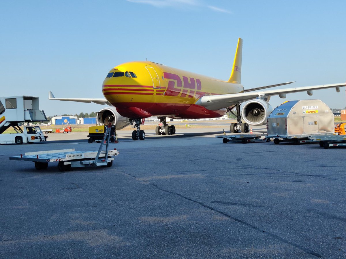 DHLExpressFI's tweet photo. Kelta-punainen lintu #A330-200 nähty HEL:ssä ❤️💛

📷 Katja Lindqvist 🗺️📍 #HelsinkiVantaa #Finland 🇫🇮

#DHL #ExcellenceSimplyDelivered #DHLWorldwideShipping #Delivery #AroundtheWorld #BigYellowMachine #Airport #AviationLovers #AviationGeek #Plane #Planespotter https://t.co/uO4TRB5KPB