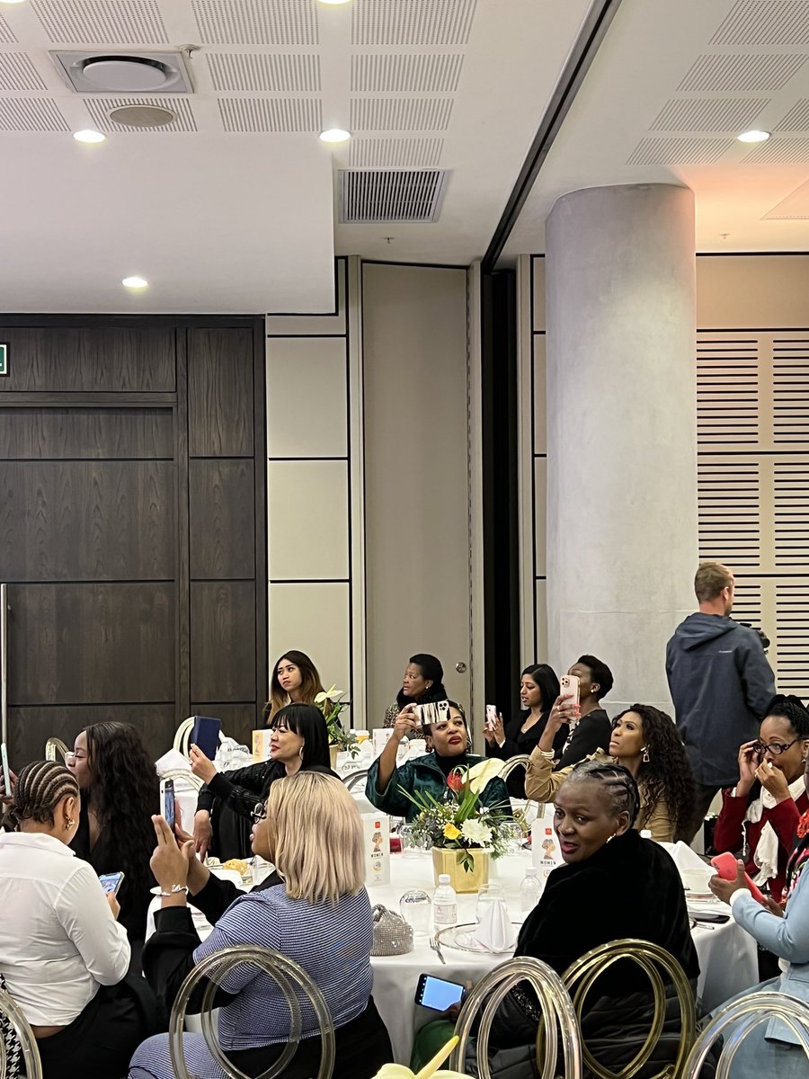 McDonalds_SA's tweet photo. Today is #WomenInConversation &amp; we’re discussing #MentalHealth 

Make sure you’re tuned in now at 10am. 

Link 🔗: https://t.co/G45vzPU4On https://t.co/vQaA6vfJiQ