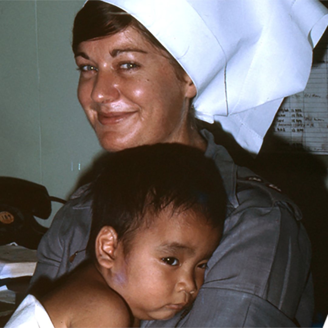 RSLQueensland's tweet photo. Lieutenant Colonel Leslie Simkin served in the Vietnam War as a nurse. She cared for patients at a field hospital at Vung Tau and went on to spend two decades in the Army.

Read Leslie’s inspiring story at https://t.co/wgMrMIV1GC.

#VietnamVeteransDay https://t.co/kUAdpeu8I6