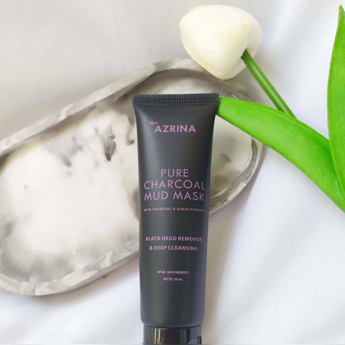 soopertired's tweet photo. This is why masker ini viral bgt di Tiktok, karena emg seajaib itu! Buat kalian yang hidungnya gradakan karena bnyak komedo, this is highly recommended! 

💫 𝑨𝒛𝒓𝒊𝒏𝒂 𝑷𝒖𝒓𝒆 𝑪𝒉𝒂𝒓𝒄𝒐𝒂𝒍 𝑴𝒖𝒅 𝑴𝒂𝒔𝒌 💫

#racuninskincare #azrinabeauty #azrinacharcoalmask https://t.co/tkfPkQF6PR