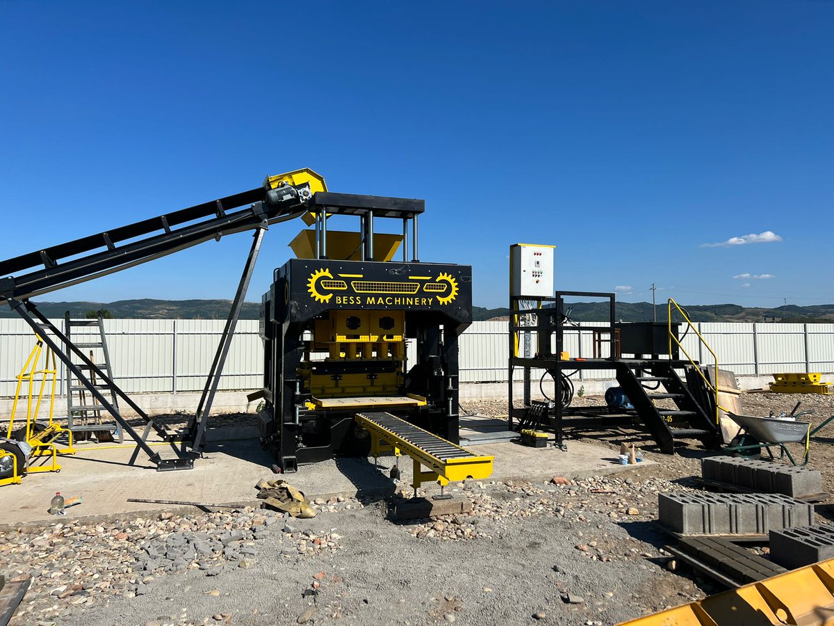 bessmachineen's tweet photo. Bess Block Making Machine Recent installation 05.08.2022
Whatsapp: +90 549 325 6670
Website: https://t.co/o4xNQrdkEg
#concrete #concreteblock #concreteblockmachine #blockmakingmachine #blockmaking https://t.co/k689wNC72p