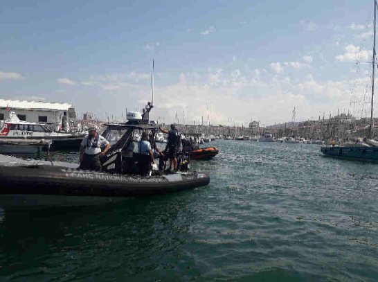 Premarmed's tweet photo. [#SécuritéMer] Merci @BFMMarseille de revenir sur opération sous autorité @Premarmed &amp; coordination #DDTM13 à @marseille.

🎯Objectifs : sensibiliser sur 👇

✅règlementation maritime 
✅équipements de sécurité
✅vitesse et zones de navigation https://t.co/yqm2ifBWxJ
