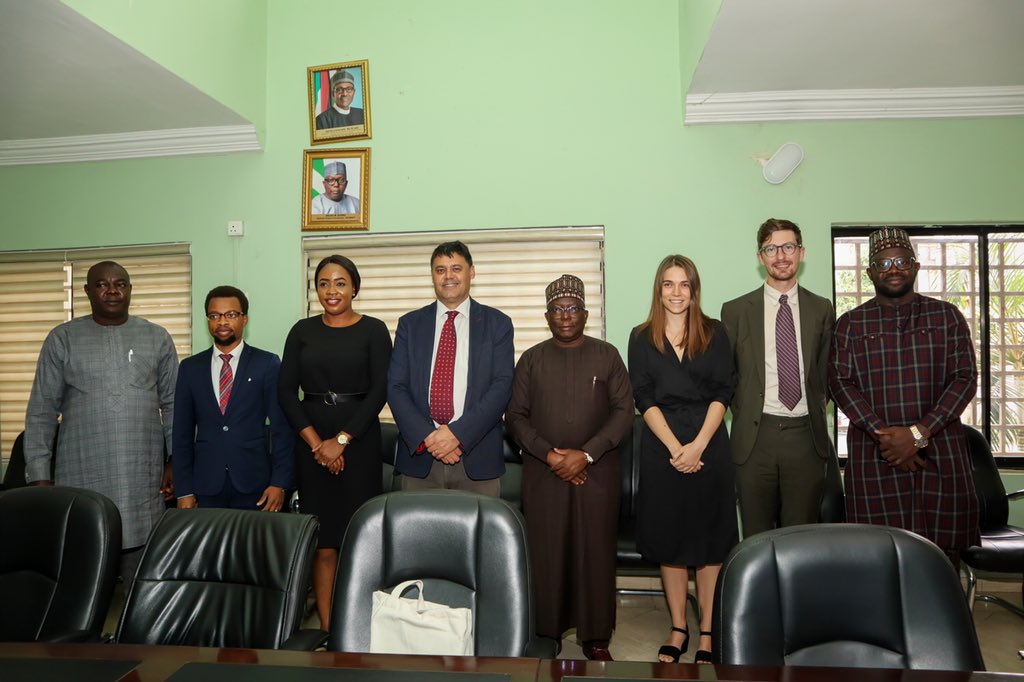 DrSalisuDahiru's tweet photo. Yesterday , I warmly received in audience  @SeanMelbourne2 Head of Climate Change &amp; Energy West Africa &amp; his colleagues in my office to discuss implementation of Nigeria 🇳🇬 #ClimateChangeAct and how 🇬🇧 #UKPACT programmes can be of support. #ClimateCollaboration #ClimateFinance https://t.co/Fp9Q6BGZLQ