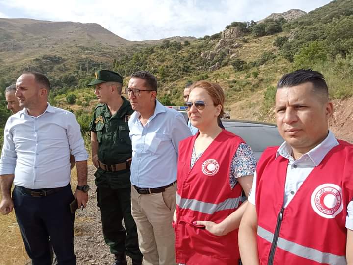 #الهلال_الأحمر_الجزائري
#حرائق_الغابات
<a href="/CICR_fr/">CICR</a> 
على إثر الحرائق التي مست مدينة أقبو و بجاية في إطار المهام الإنسانية للهلال الأحمر الجزائري،  تنقلت السيدة رئيسة الهلال الأحمر الجزائري الدكتورة حملاوي إبتسام على جناح السرعة إلى المناطق المتضررة حيث قامت بتفقد ساكنة المنطقة