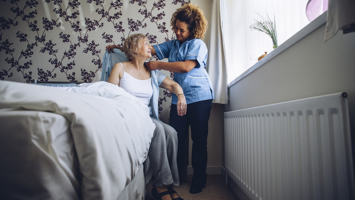 aboveandbpcs's tweet image. Changing Clothes Made Easy and Comfortable

Due to old age, seniors may find it difficult to change their clothes even with assistance.

Read more: facebook.com/hanspatie1/pos…

#ChangingClothes #Seniors